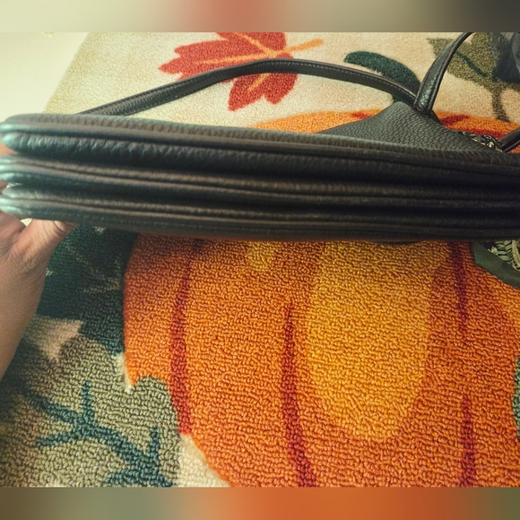 Kate Spade Black Leather Crossbody Bag EUC - Picture 6 of 7